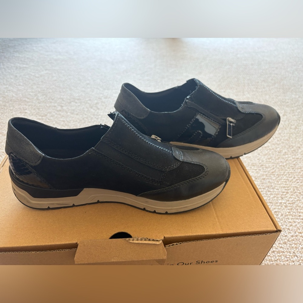 Riecker Anti-Stress Slip-On Women's Walking Shoes in Black size EU 37